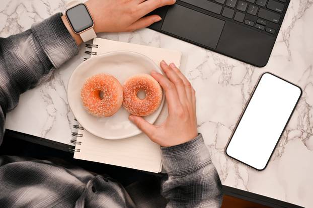 Kako su povezani spavanje i prehrana? Top savjeti za bolji odmor i kvalitetniji život
