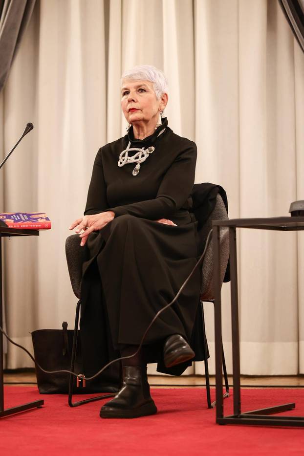 Zagreb: Promocija knjige Žene koje mašu rukama Jadranke Kosor