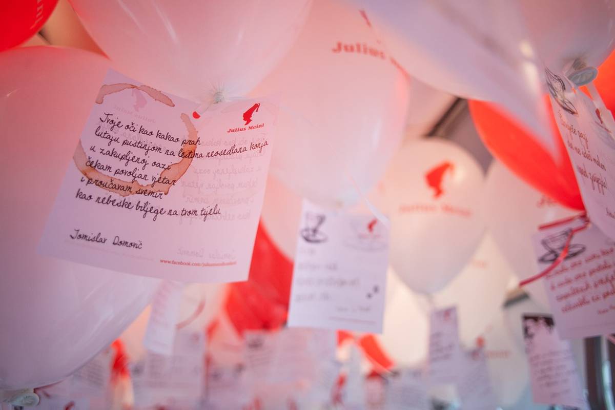 Uživajte u nezaboravnom okusu kave i platite...poezijom