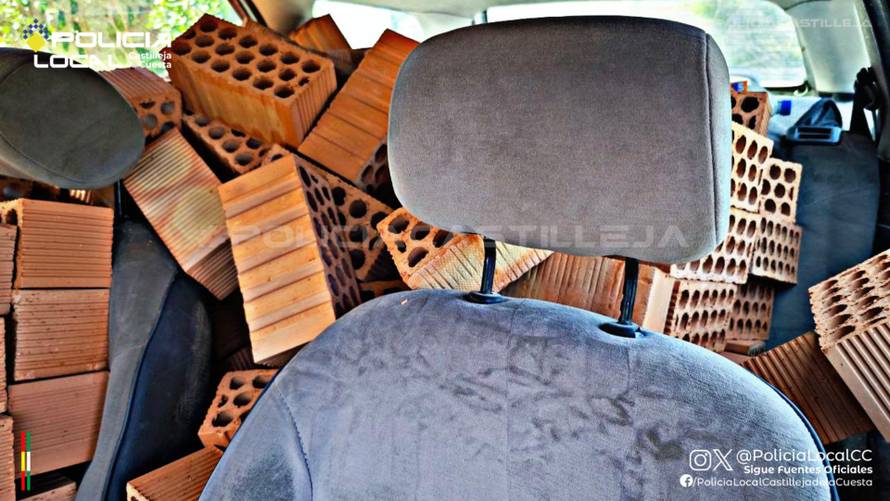 FOTO Ludost u Španjolskoj: Auto nakrcao ciglama, nije imao ni vozačku. Policija ostala u čudu