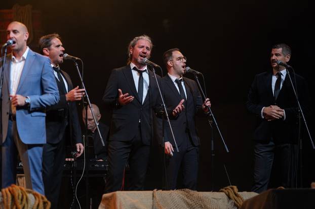 Zagreb: Tomislav Bralić i klapa Intrade proslavili 40 godina karijere u Areni Zagreb