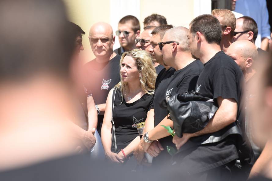 Varaždin u crnom: Prijatelji i obitelj oprostili se od Nikole...