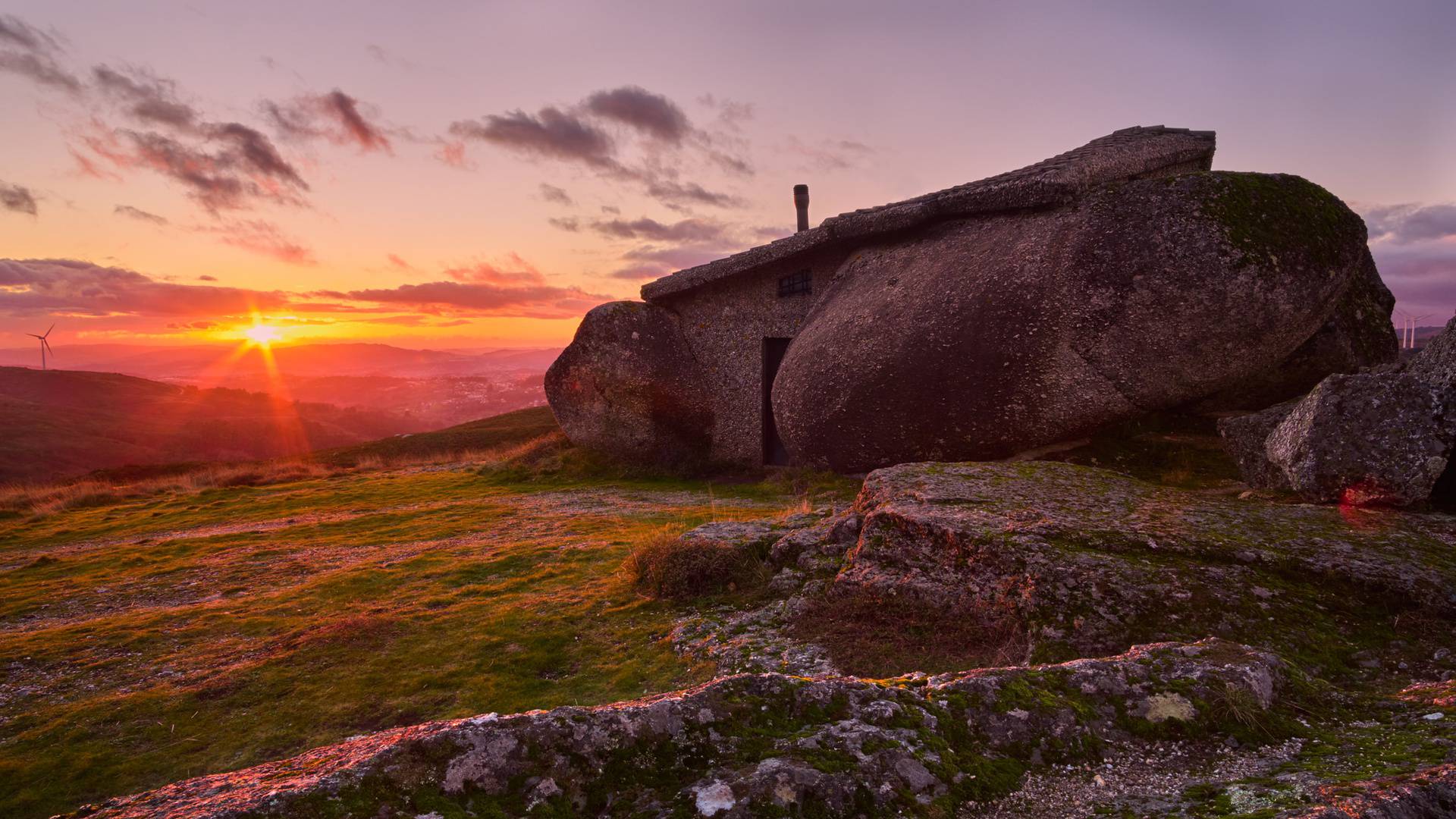 Casa do Penedo: Neobična kuća privlači pažnju brojnih turista