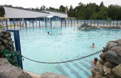 Zatvorili Stubičke toplice zbog previše bakterija u bazenima