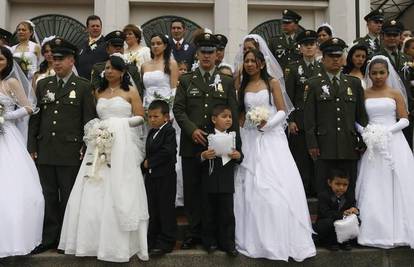 Na masovnom vjenčanju oženilo se 39 policajaca
