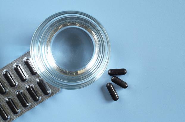 Activated charcoal capsules 