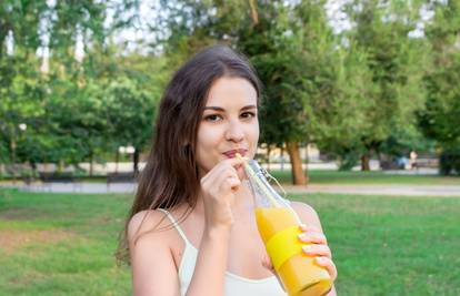 Vitaminska bomba: Fini domaći sok koji popravlja raspoloženje