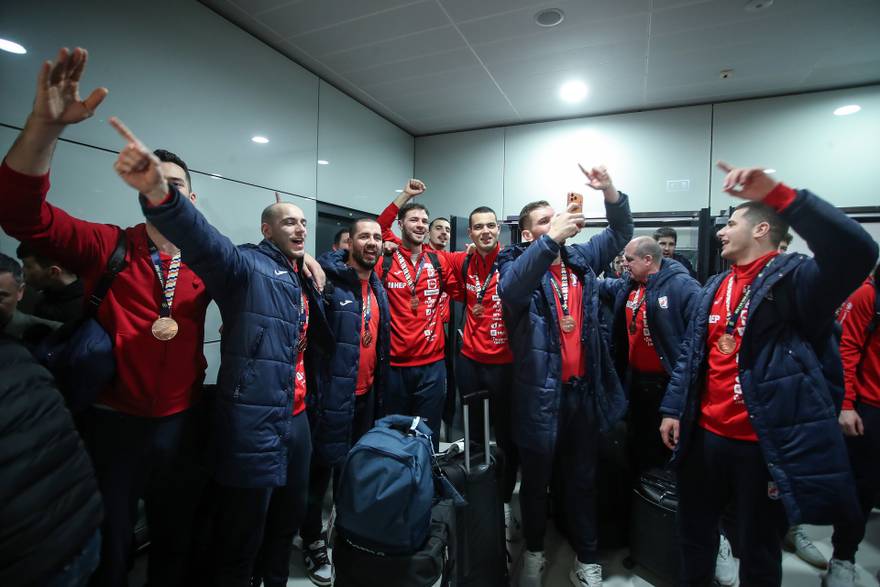 Doček rukometaša u zračnoj luci Franjo Tuđman