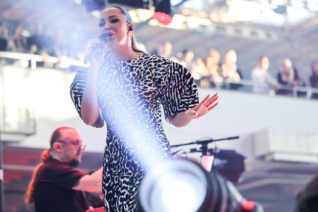 Zagreb: Popodnevni doček uz Aleksandru Prijović