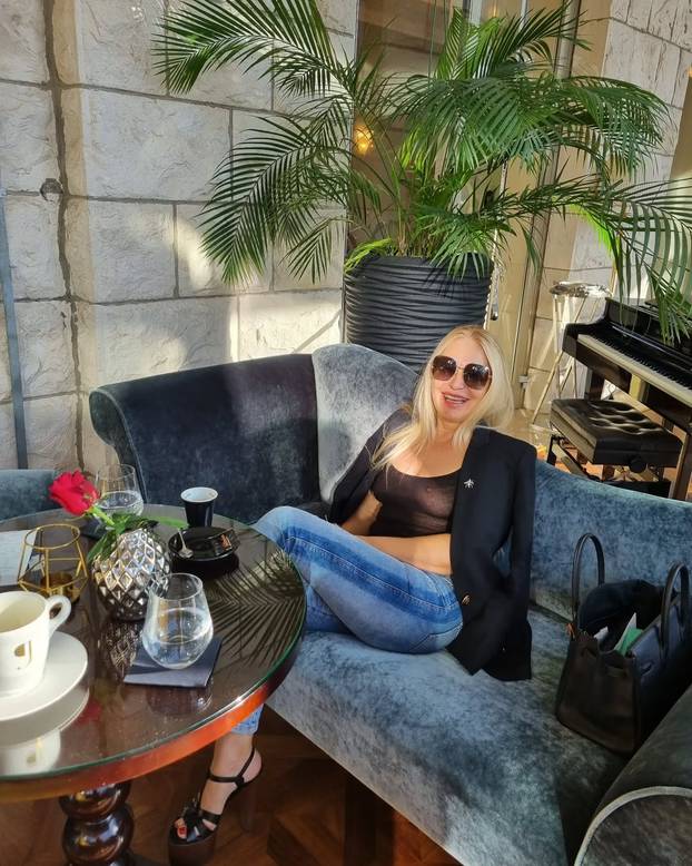 FOTO Predstavlja se kao grofica, bila na inauguracji: 'U uređenim zemljama ona bi bila u zatvoru'