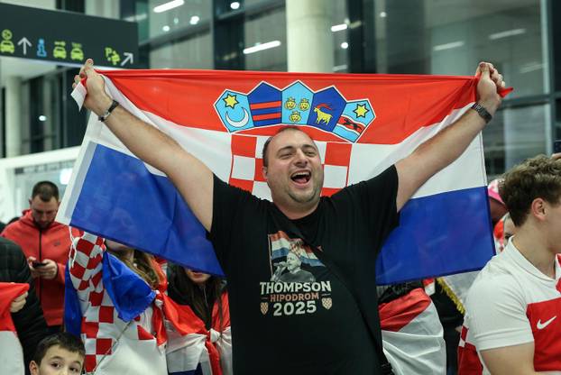 Docek broncanih rukometasa na zracnoj luci Franjo Tudjman