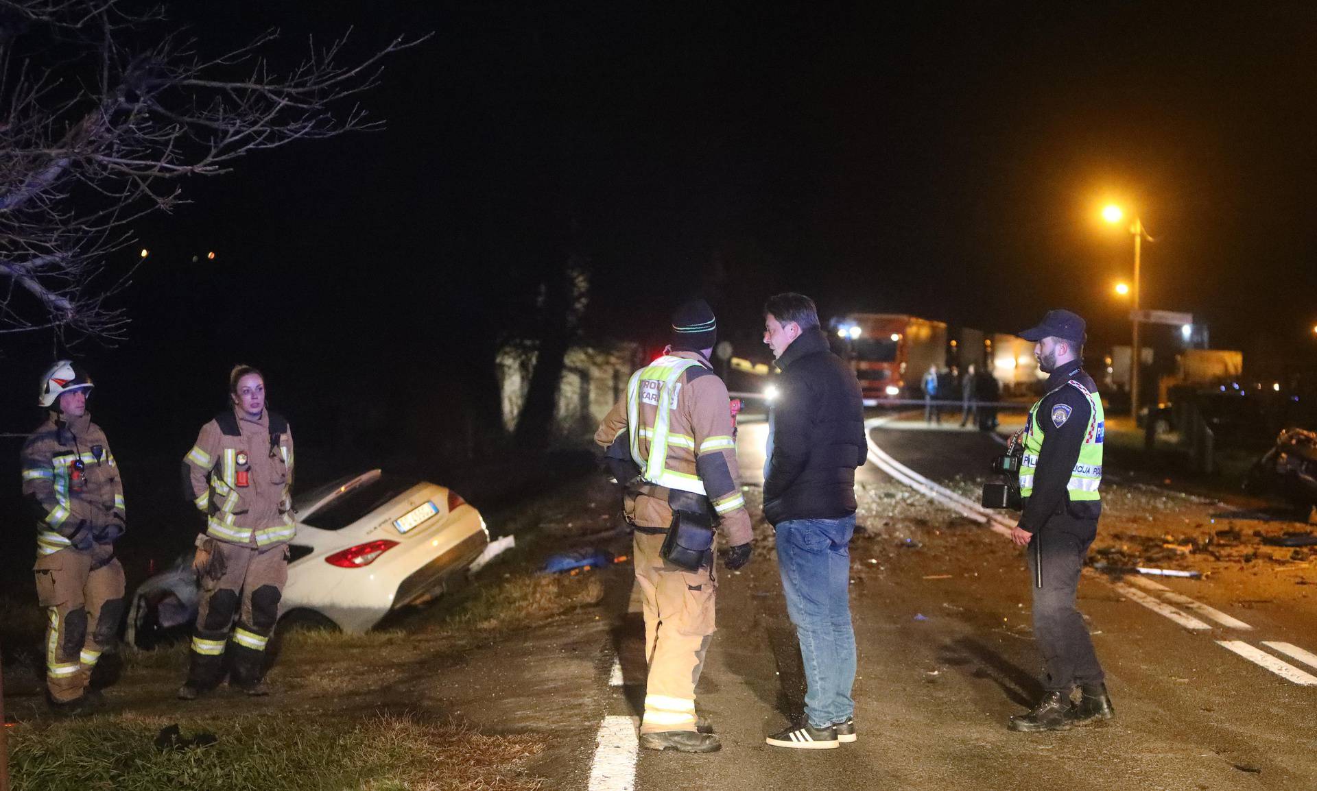 Dvije osobe poginule u prometnoj  nesreći u Tušiloviću kod Karlovca