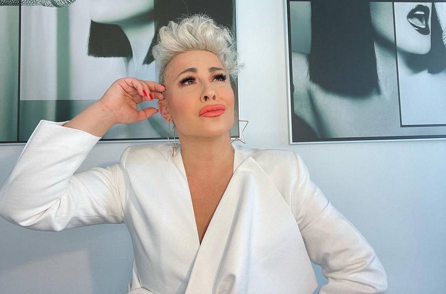 Indira Levak objavila selfie sa suprugom i otkrila: 'Oboje smo ranjeni. Mjesecima živim u boli'