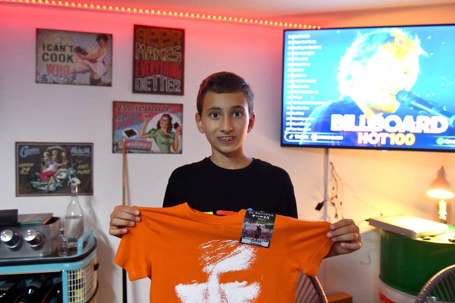 Velika Gorica: Ivan Donadić dobio majicu Eda Sheerana