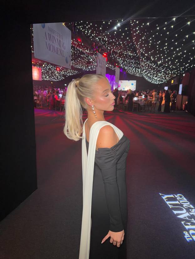 FOTO Bujna plavuša zavela je Vuškovićeva budućeg suigrača