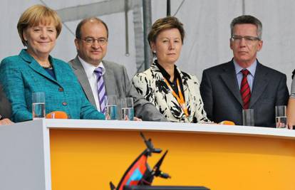 Samo se nasmijala: Merkel su 'napali' bespilotnom letjelicom 