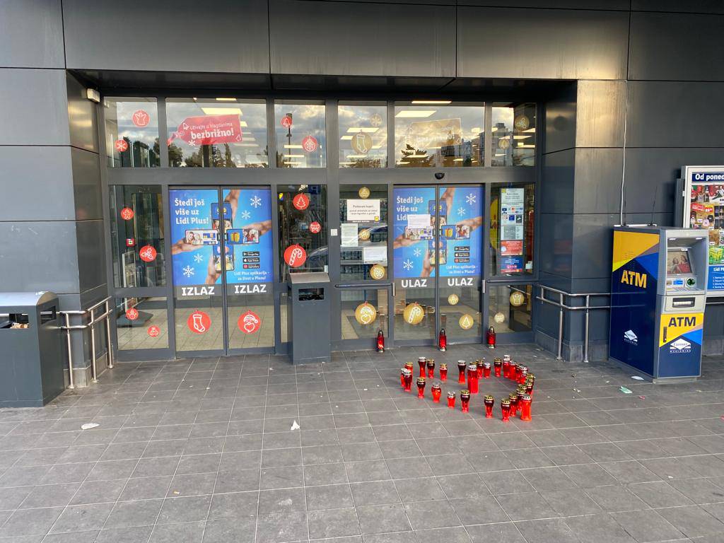 Tuga u Splitu: Veliko srce od lampiona gori za ubijenu ženu