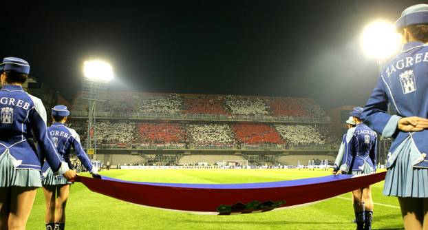 ARHIVA - 2006. Zagreb: Vatreni i "maksimirska krtica" srušili su Englesku 