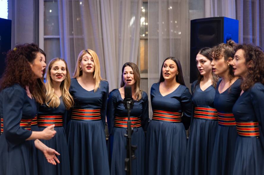 Omiljeni 'Kumovi' družili su se s obožavateljima i slikali, a sve je bilo u humanitarnom tonu...