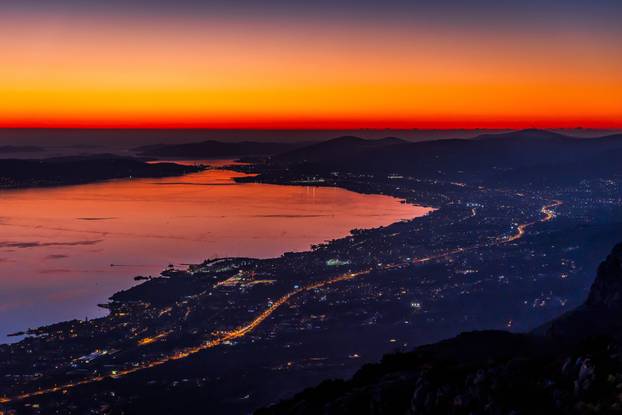 Bajkoviti zalazak sunca iznad Kozjaka