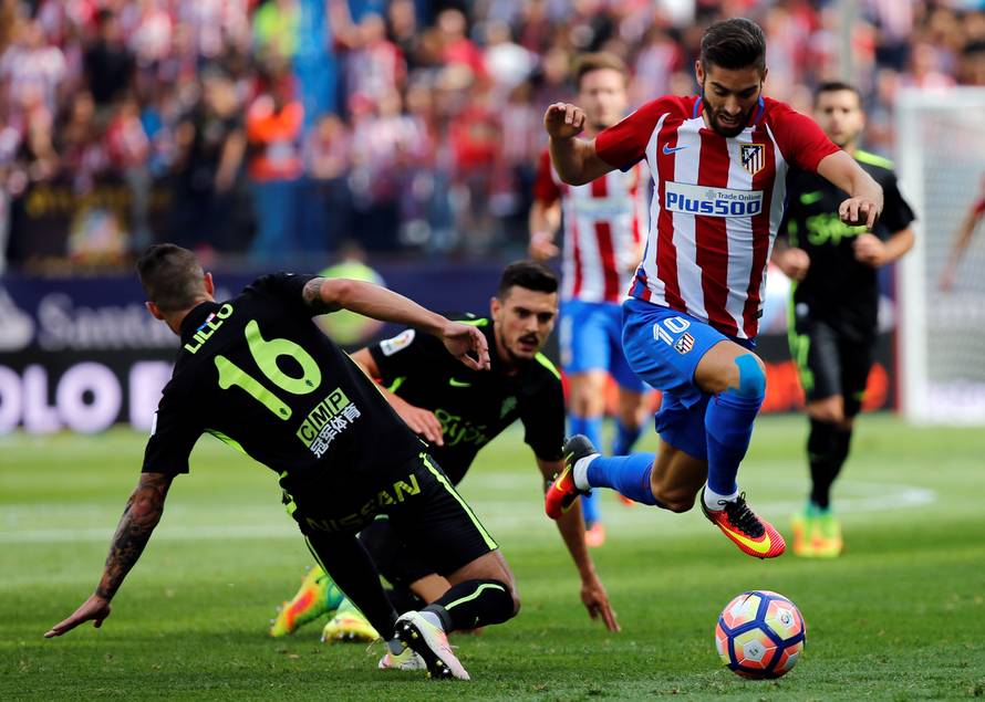 Football Soccer - Spanish Liga Santander - Atletico Madrid v Sporting