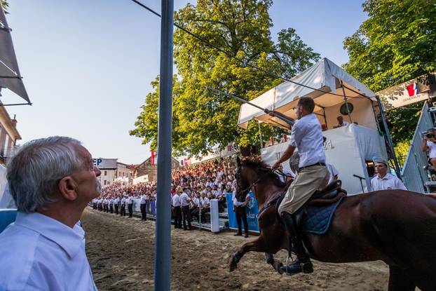 Sinj  - Odrzana  Bara Prva trka 309 Sinjske Alke. 