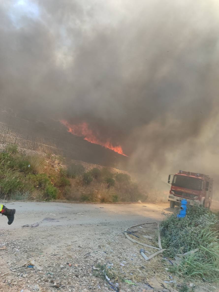 Požar deponija u Metkoviću