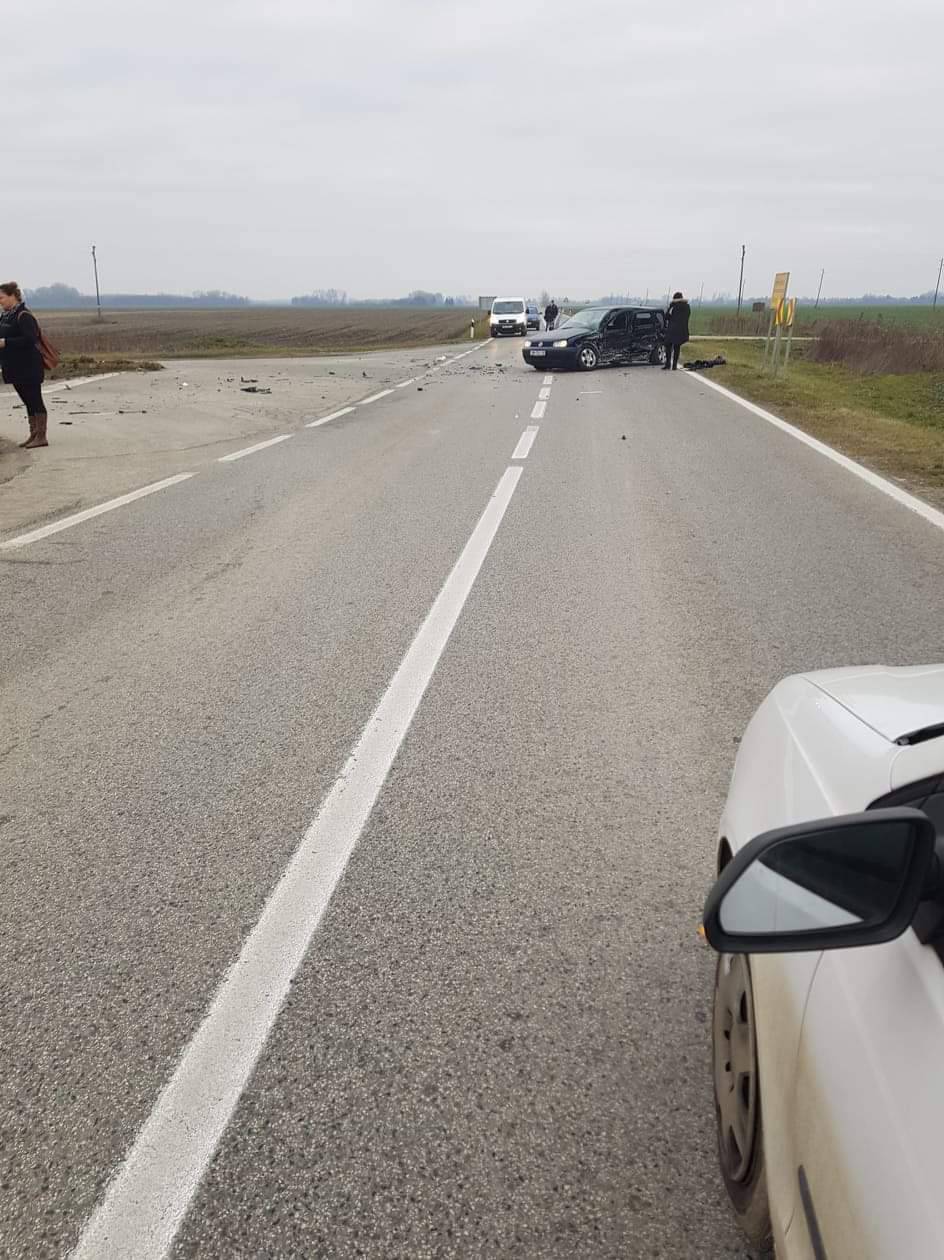 Troje ozlijeđenih u nesreći kod Belišća: Odvezli su ih u bolnicu