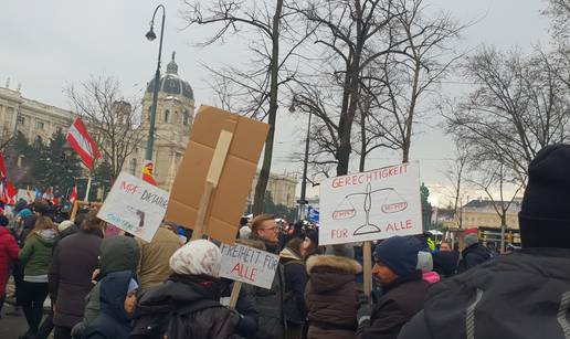 Više od 40 tisuća prosvjednika na ulicama Beča, policija: Nema većih izgreda, dvoje je uhićeno