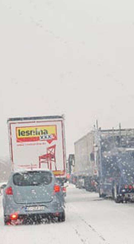 Bijeli kaos: Kamioni ne mogu kroz Gorski kotar, sudar kod Svetog Roka, kolona pet km