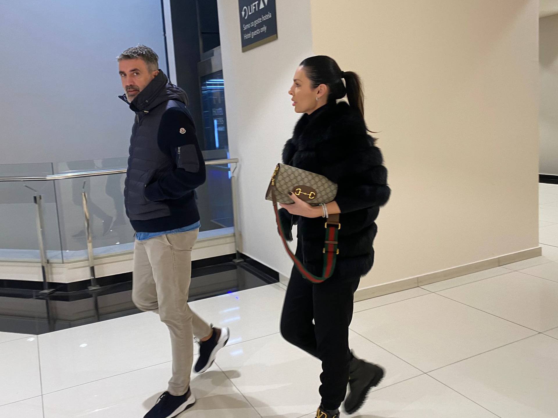 FOTO Bjegunca Zorana Mamića pratila supruga Senka s Gucci torbom i Valentino čizmama