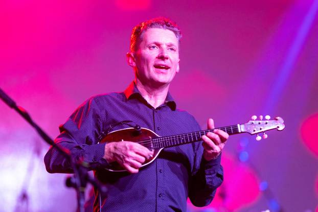 Županja: 13. božićni koncert Opće Opasnosti i prijatelja