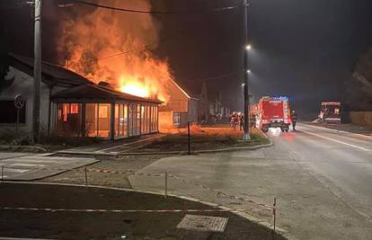 Opet požar u Đakovu, zapalio se godinama napušteni kiosk