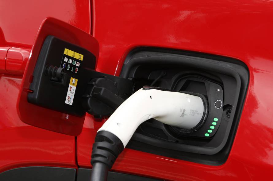 Sve se mijenja, čak i Jeepovi sada mogu voziti na struju