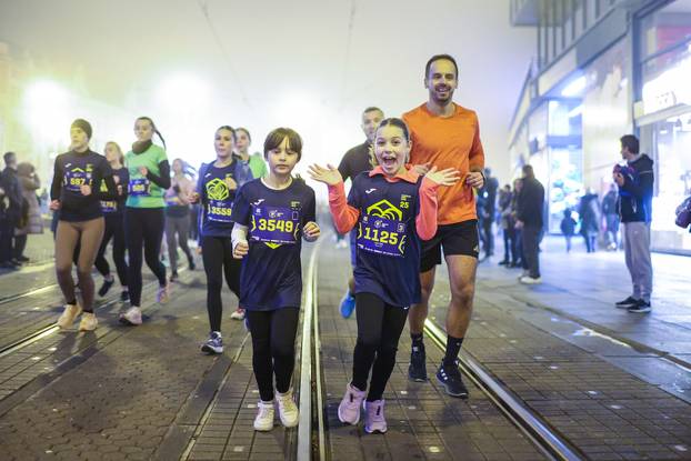 Održan 14. Zagrebački noćni cener na kojem je sudjelovalo oko 3000 trkača