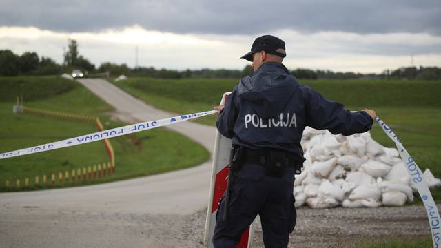 Zagreb: Policija zatvorila sve ceste kod oteretnog kanala Odra-Sava, očekuje se vodeni val