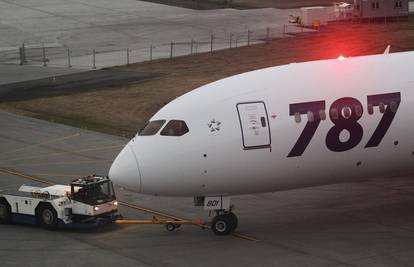 Boeing 787 hitno sletio, ostale u SAD-u poslali na inspekciju