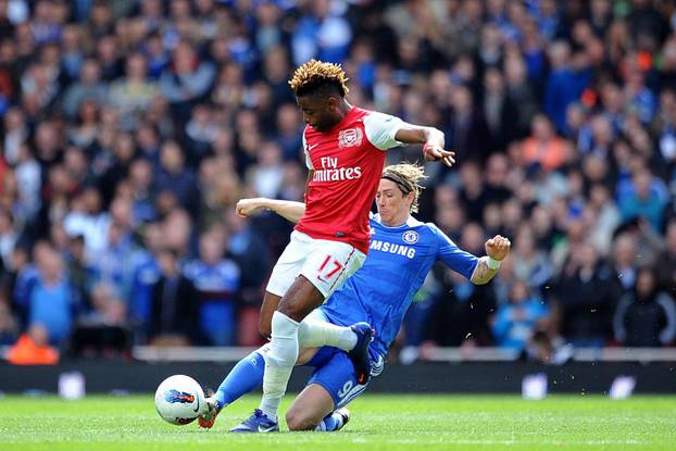 Soccer - Barclays Premier League - Arsenal v Chelsea - Emirates Stadium