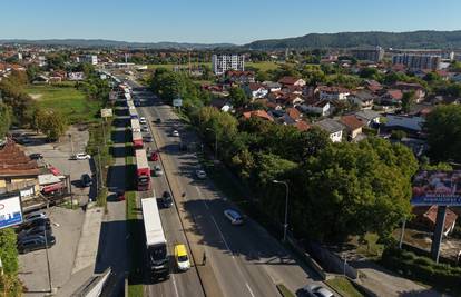 Nema još rješenja, prijevoznici u BiH i dalje blokiraju carinske terminale i dijelove prometnica