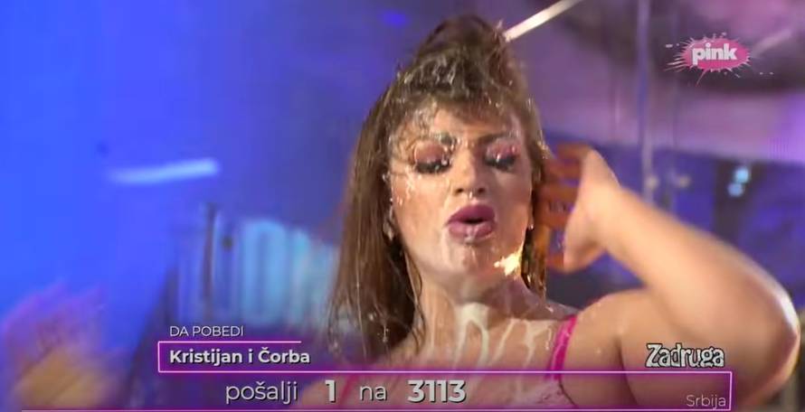 Miljana iz 'Zadruge' skakala po bini u grudnjaku, polijevala se