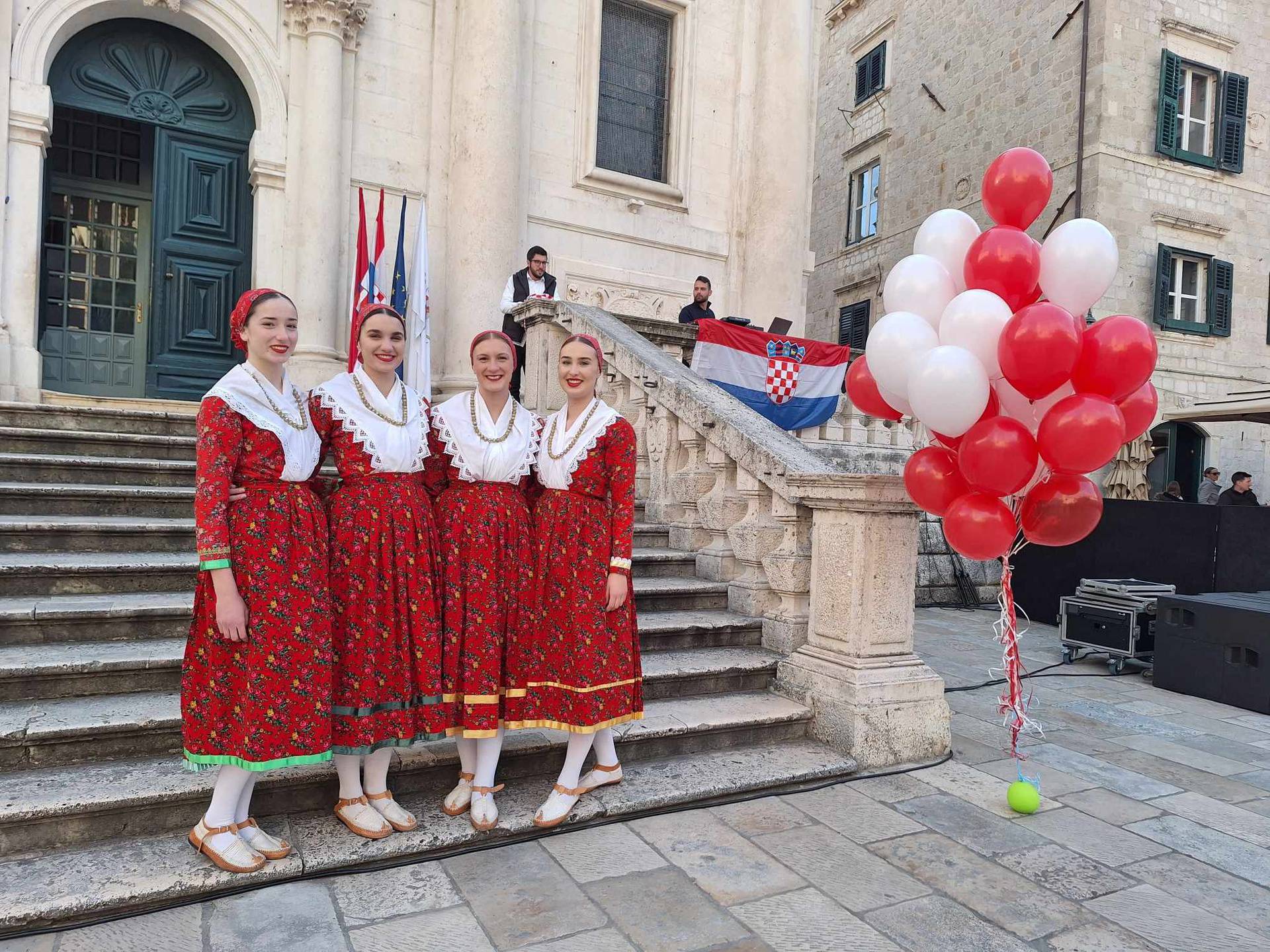 VIDEO Spektakularne scene sa Straduna. Pogledajte kako je Dubrovnik dočekao 'barakude'