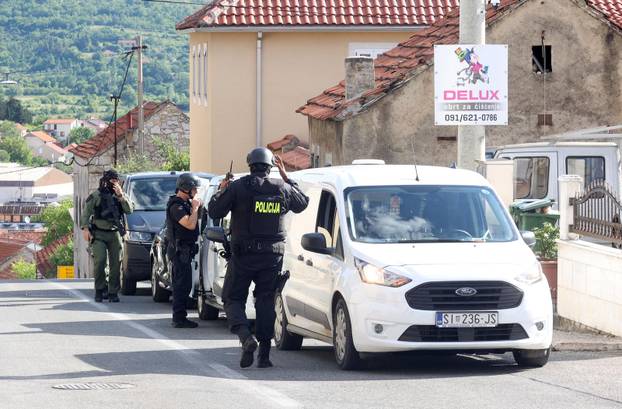 U Drnišu muškarac ubio dostavljača