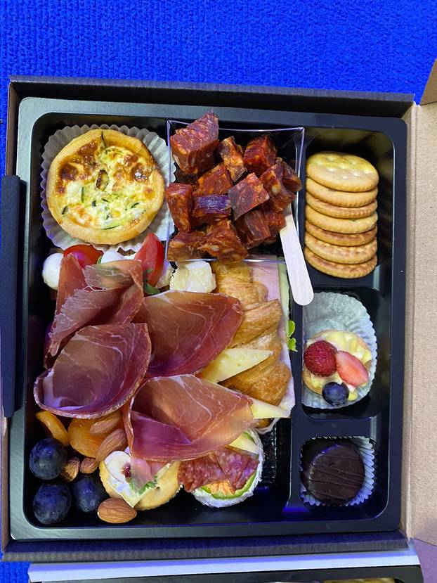 HDZ je servirao sjeckani kulen i krekere, Penava janjetinu i luk, kod Tomaševića nije bilo hrane