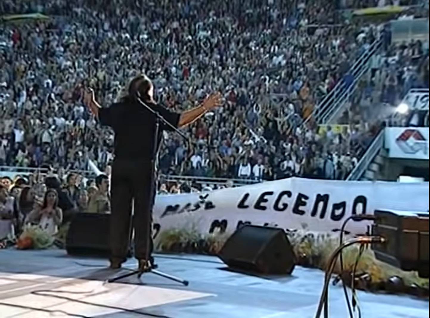 VIDEO Mišo Kovač se priprema za koncert u Splitu, pogledajte kako je zapjevao s Jolom
