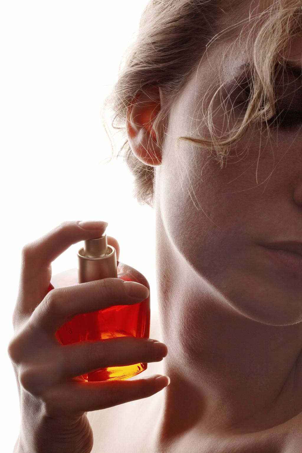 Dobar parfem žensko će lice "uljepšati" više nego šminka 