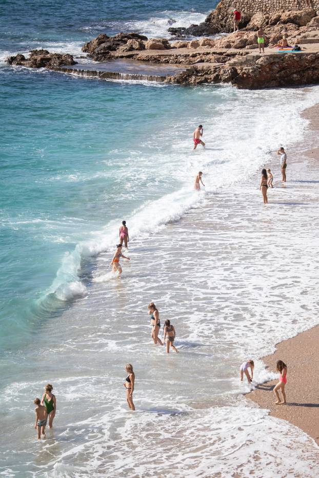 Dubrovnik: Kupači na najpoznatijoj gradskoj plaži Banje