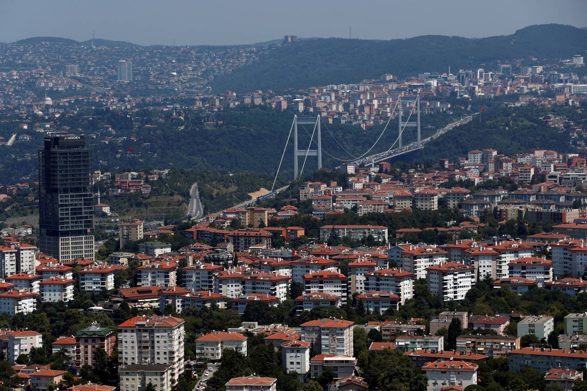 Magnitude 5.7: Potres zatresao Istanbul, tresle su se zgrade