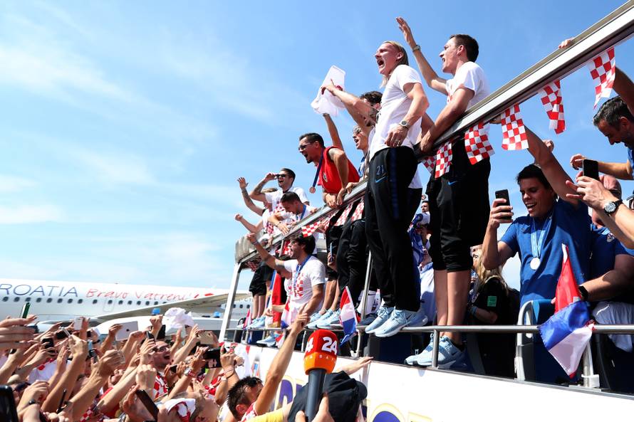 Vatreni sletjeli u ZraÄnu luku dr. Franjo TuÄman