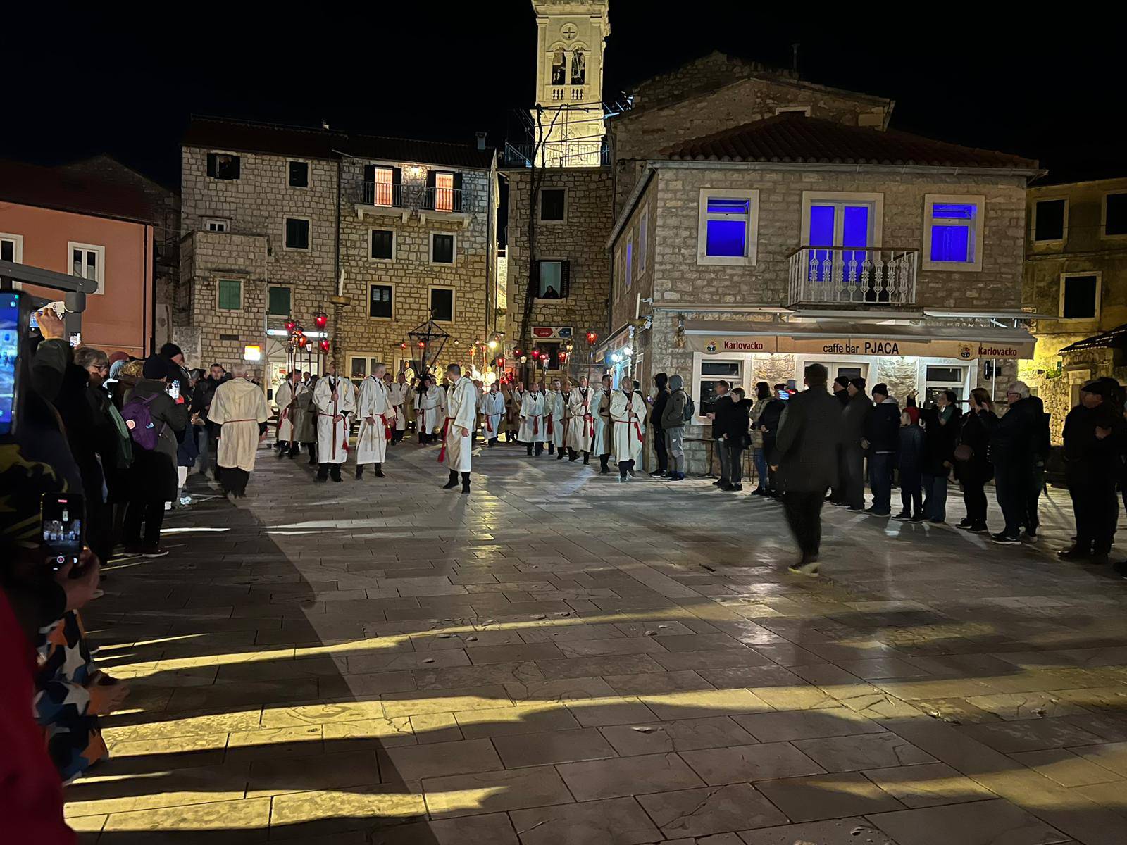 Na Hvaru tradicionalno krenula procesija 'Za Križen': Lista križonoša popunjena do 2034.