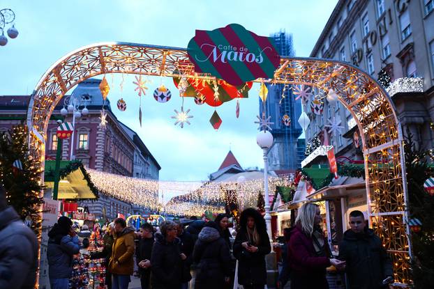 Zagreb: Zagrebački Advent na Trgu bana Jelačića